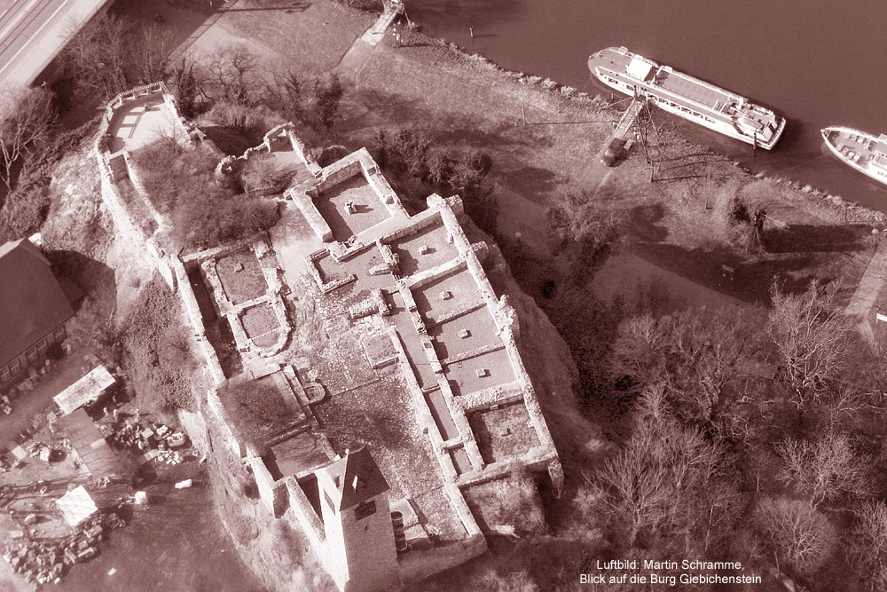 Blick auf die Burg Giebichenstein, Luftbild: Martin Schramme Blick auf die Burg Giebichenstein, Luftbild: Martin Schramme